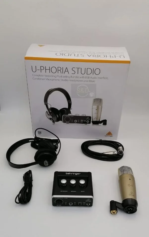 Behringer U-Phoria Studio Recording/Podcasting Bundle